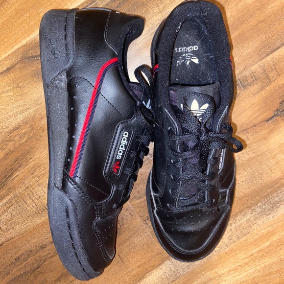 Adidas shoes - Picture 1 of 2